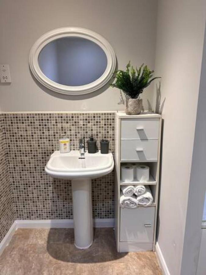 Crystal Home Манчестър Екстериор снимка